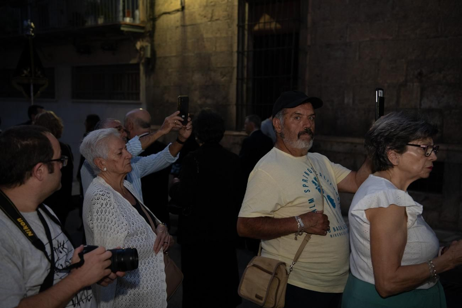 Una marea de devoción inunda Jaén al paso de la Magna, en imágenes