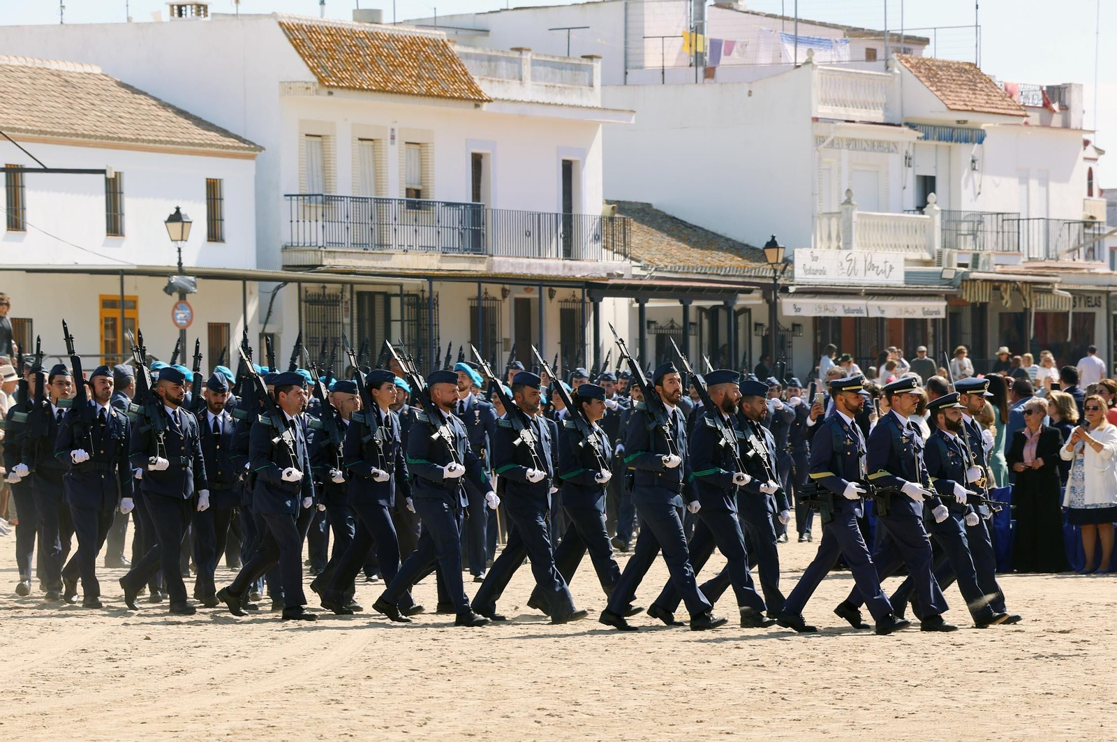 Imágenes del acto de Juramento o Promesa de Fidelidad a la Bandera Nacional en El Rocío