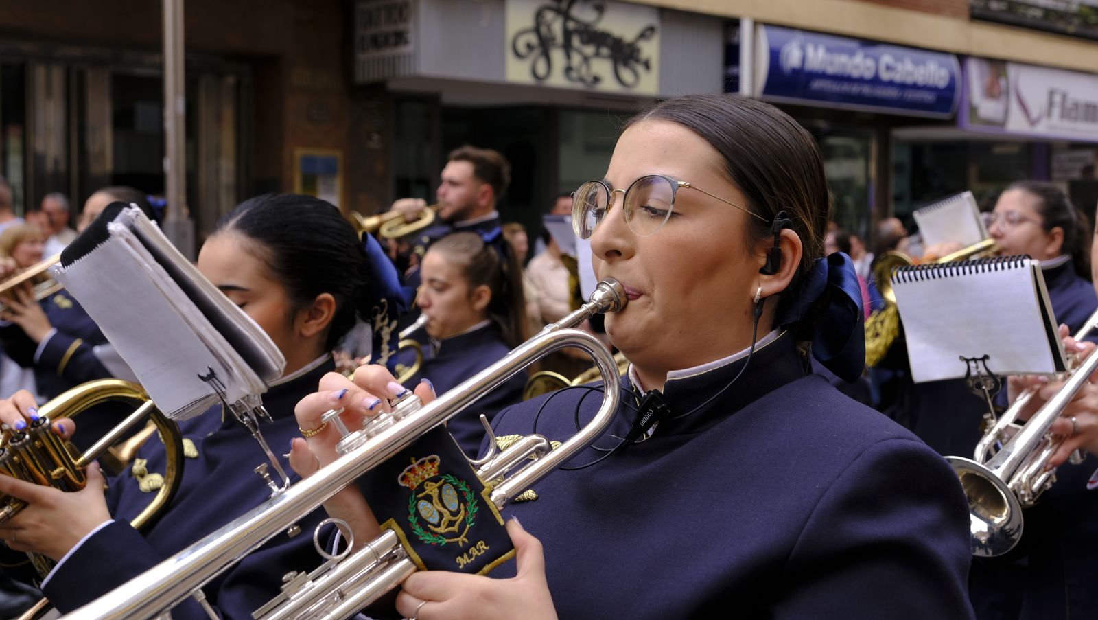 La Borriquita procesiona por las calles de Almería, en imágenes