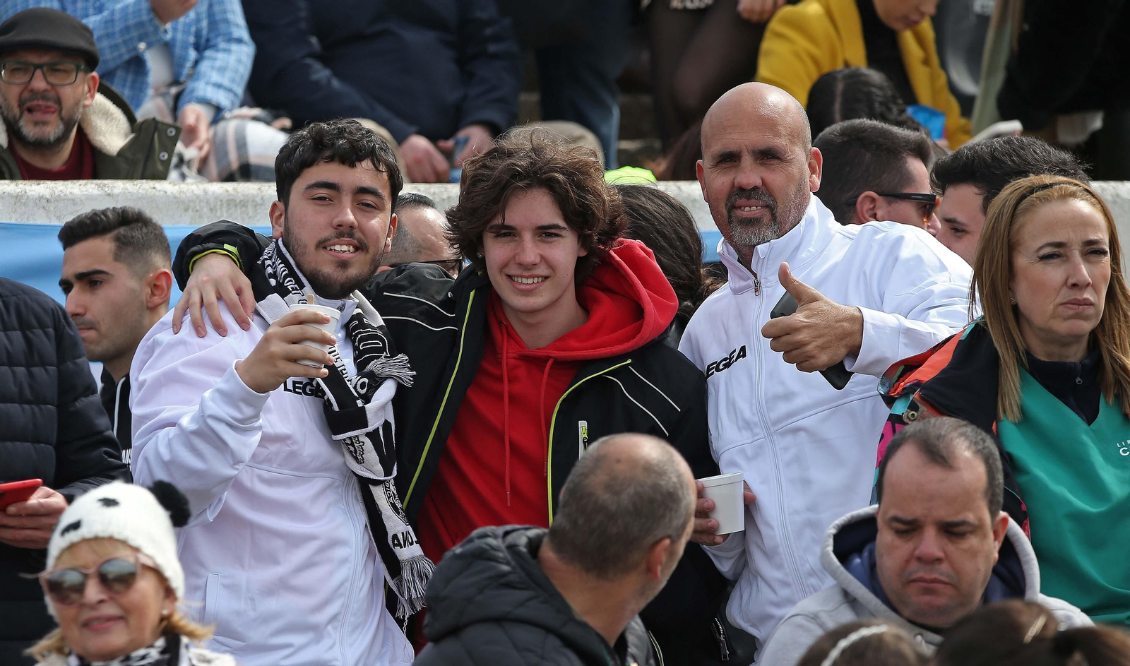 Fotos de la afición durante el Balona - Deportivo de La Coruña en el estadio municipal de La Línea