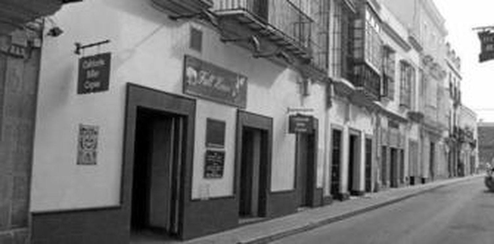 El establecimiento deberá ser insonorizado por decreto municipal.