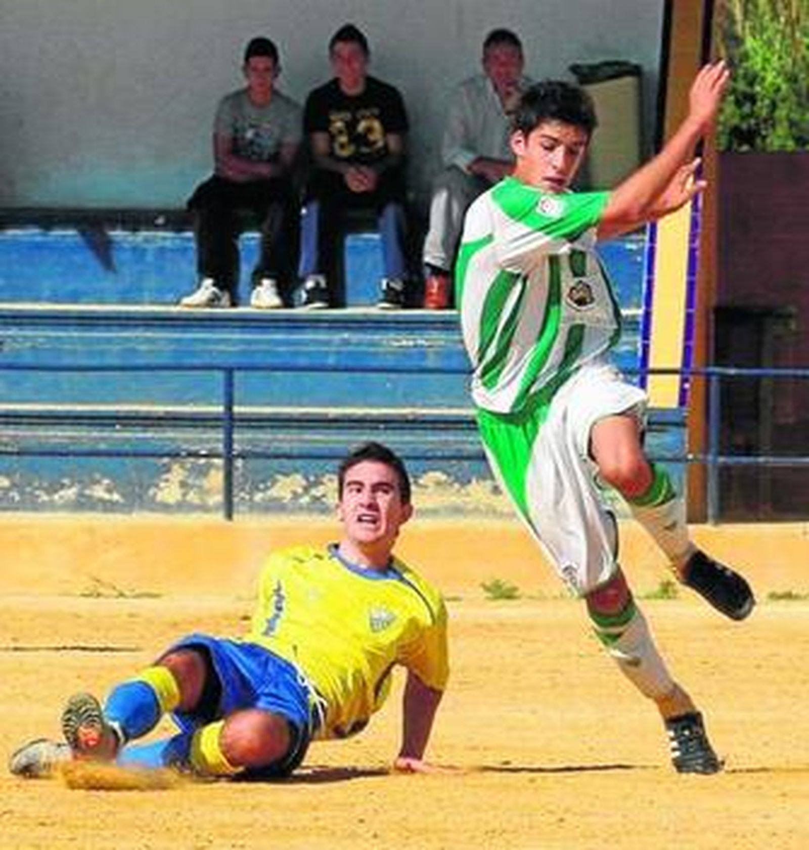 Un lance del partido de ayer en el campo Virgen del Carmen.