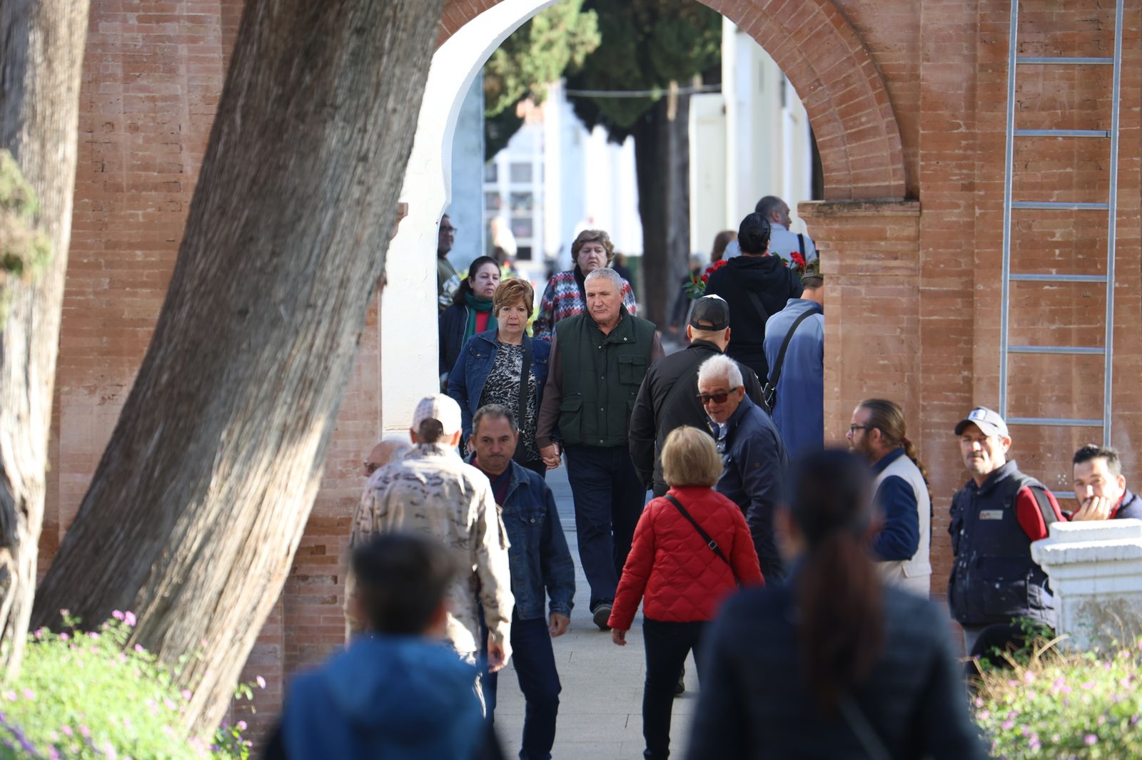 Las imágenes del día de Todos los Santos en el cementerio de San Rafael de Córdoba