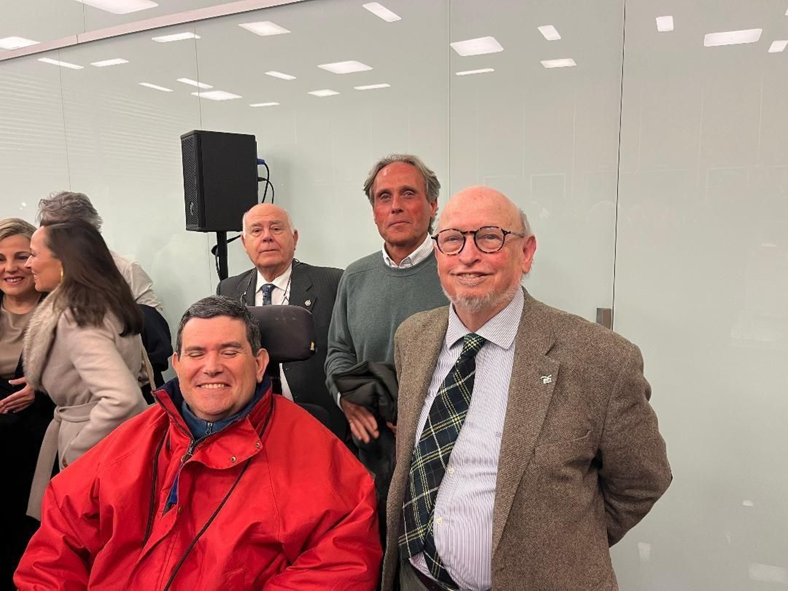 Imágenes de la entrega de un premio a Cayetana Álvarez de Toledo en Cádiz