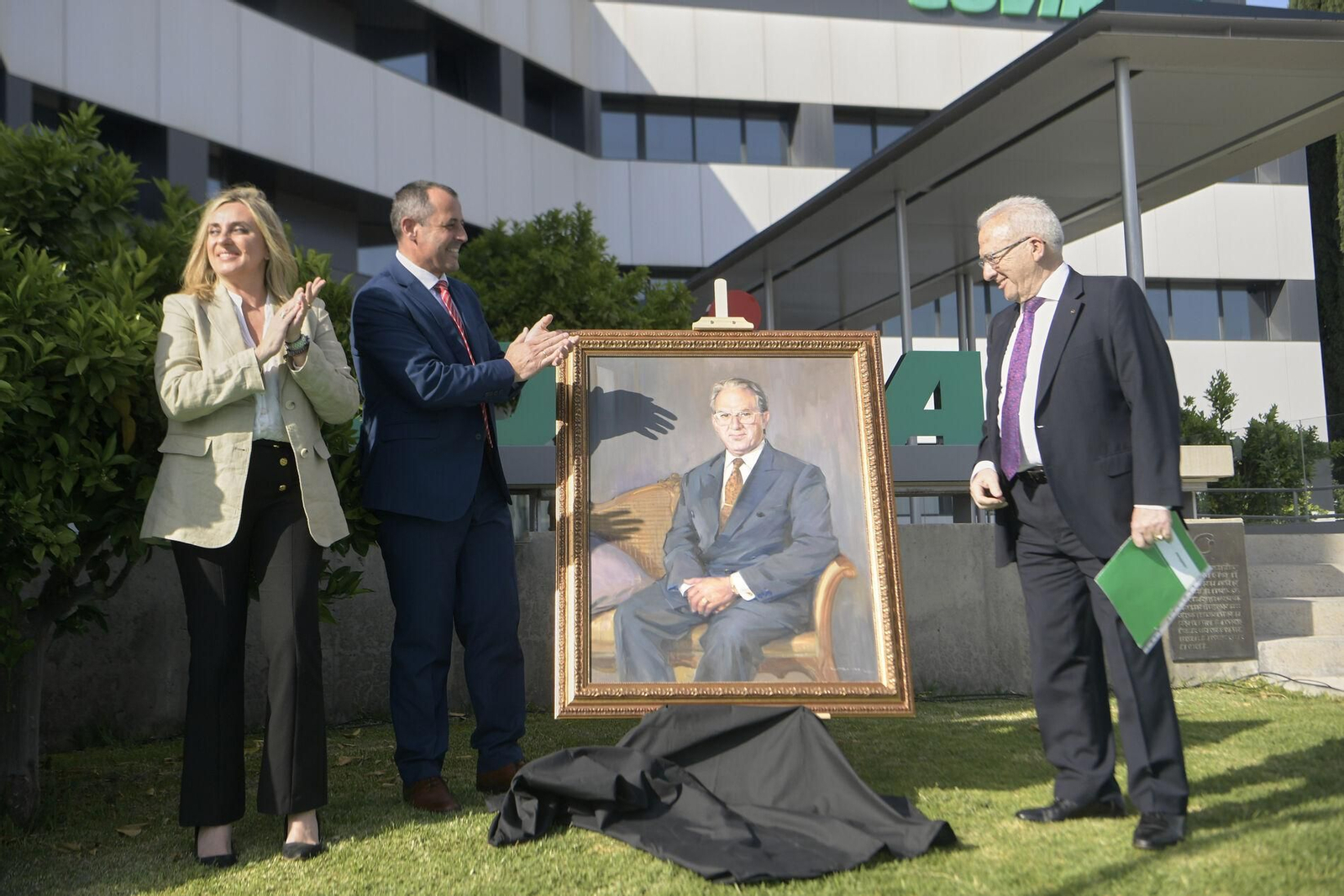 Homenaje en imágenes: Covirán rinde tributo a Antonio Robles y Antonio Salas