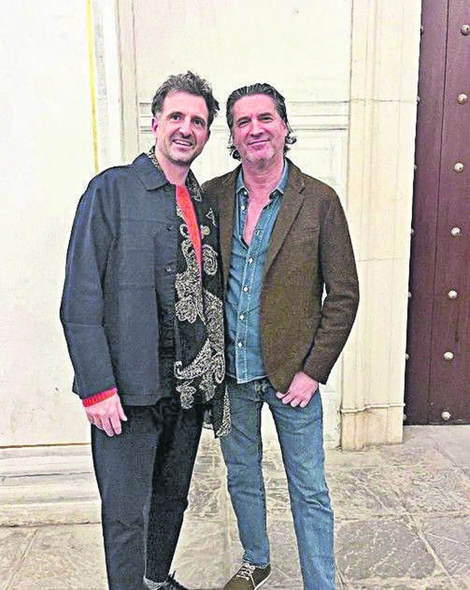 Peter Karageorgevich con el diseñador Vichy Mozo.