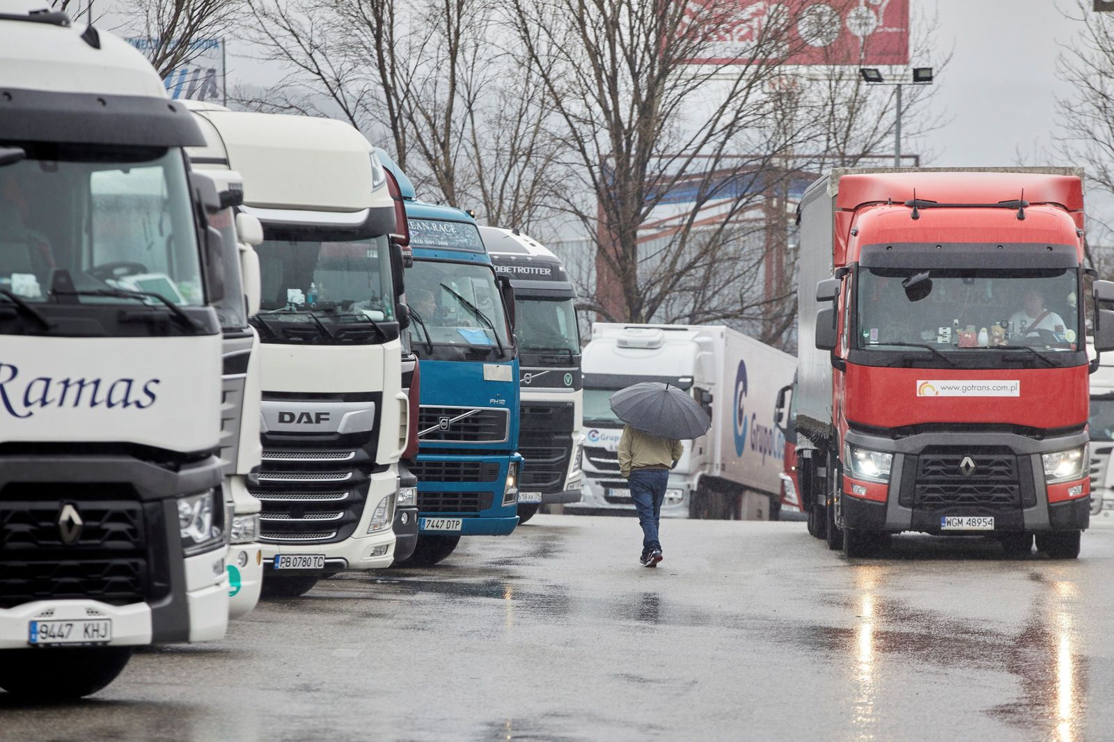 Camiones parados en la Jonquera (Girona)