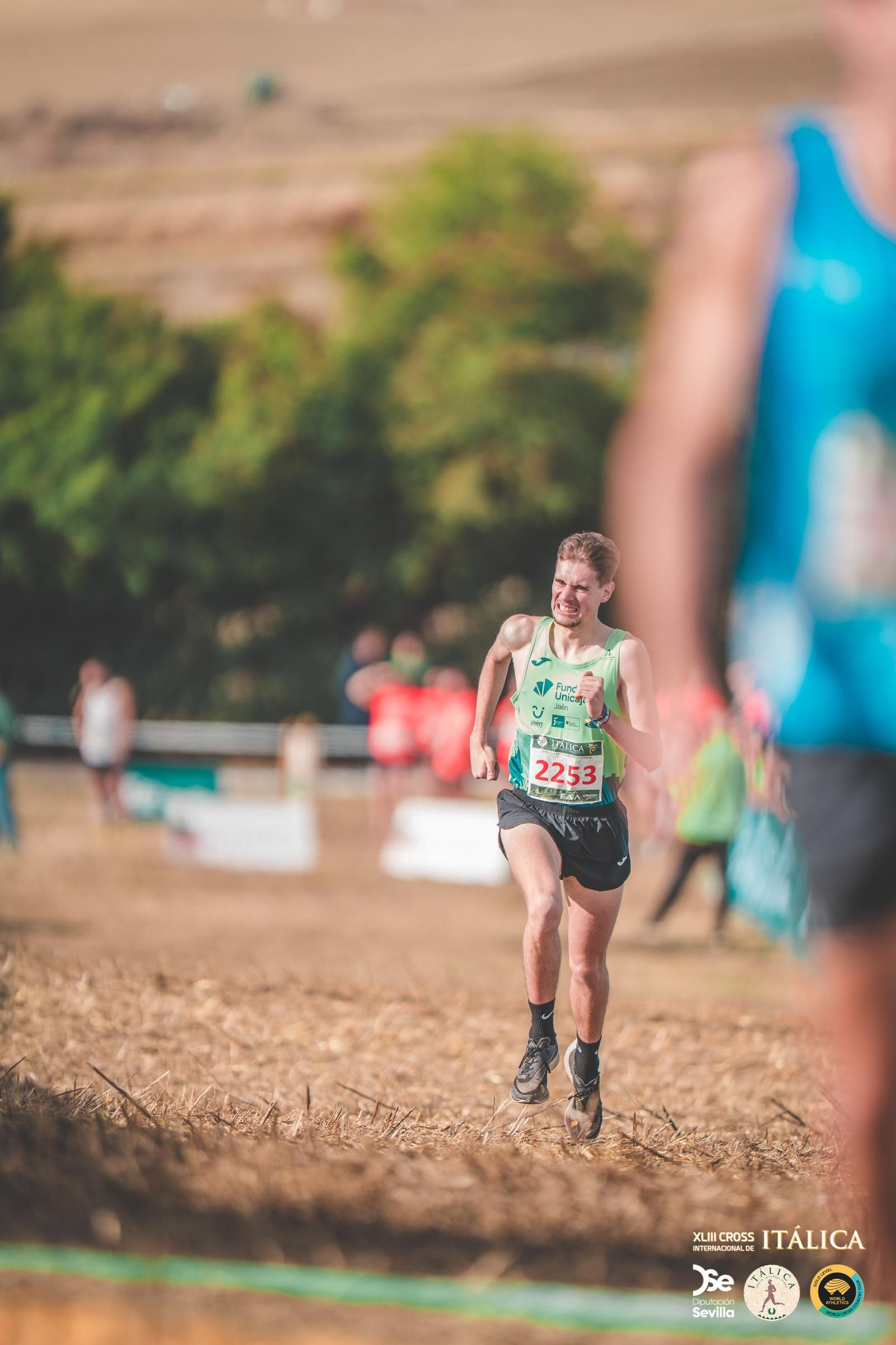 Búscate en las fotos del Cross de Itálica 2025 | 3