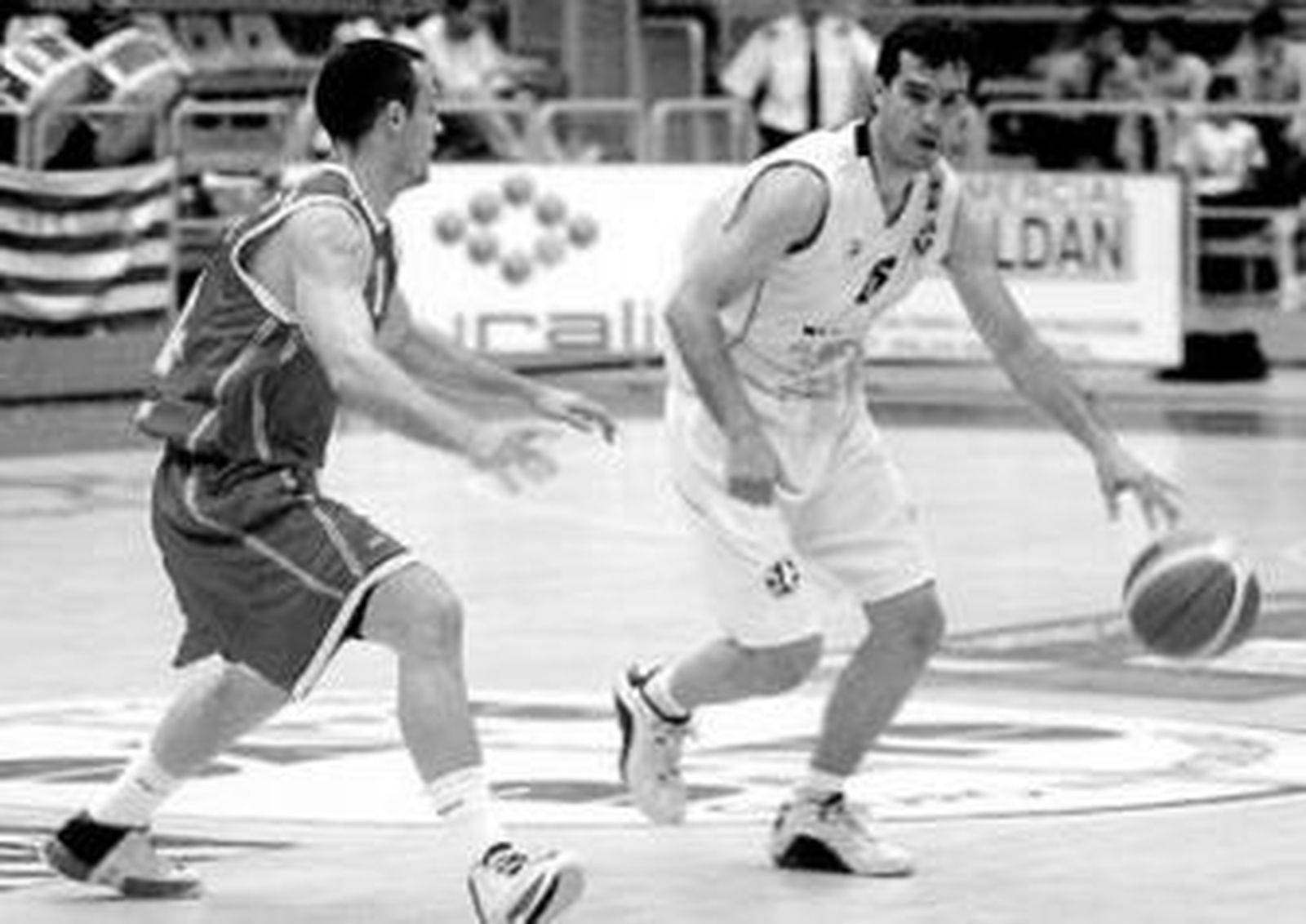 Iker Urreizti, con el CB Huelva el año pasado ante el Ricoh Manresa.