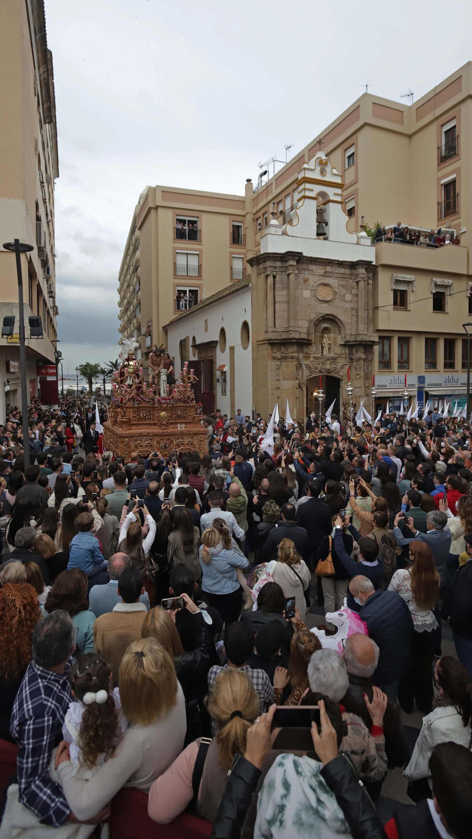 Fotos del Lunes Santo en Algeciras: La Columna y la Legión