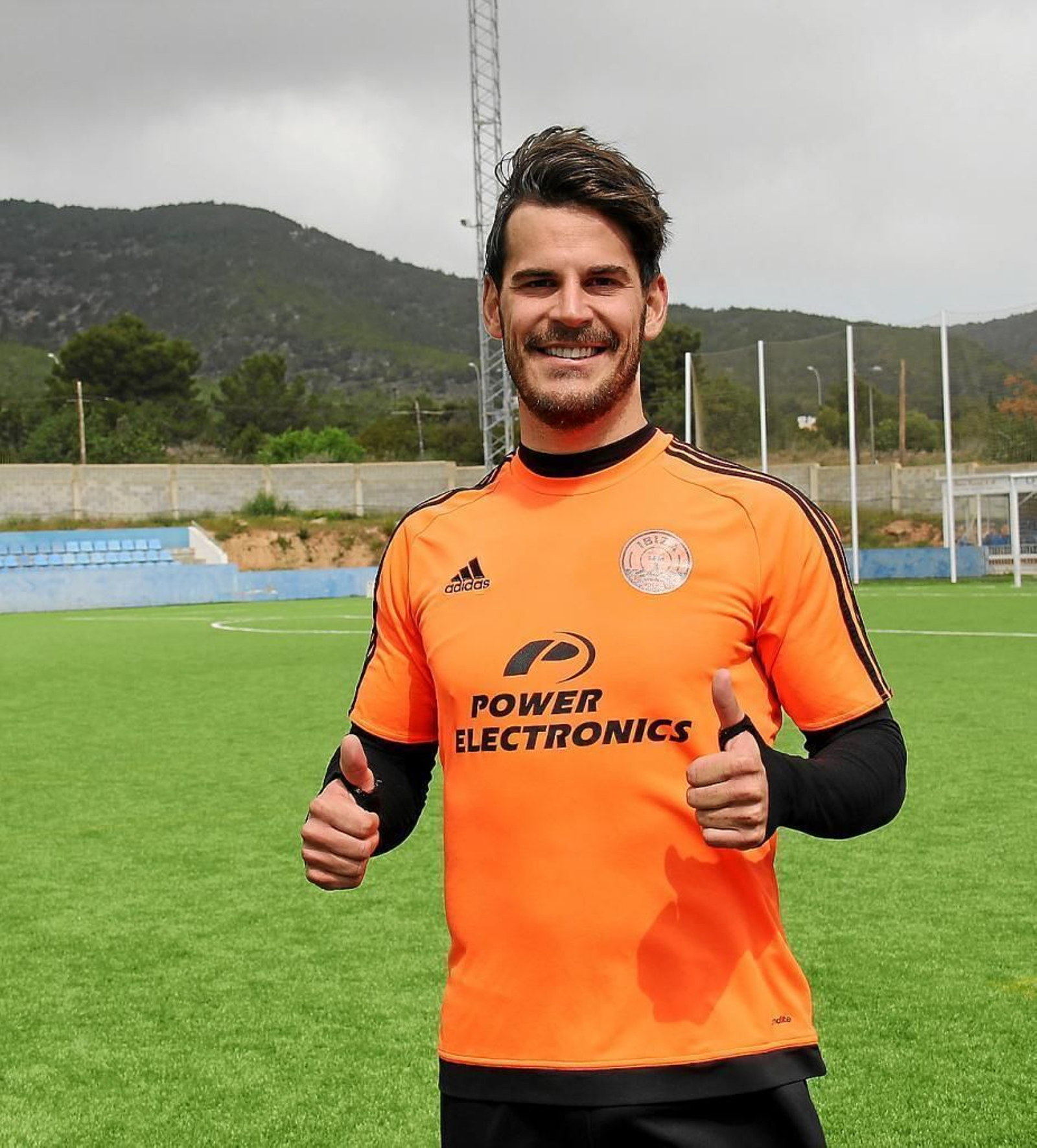 Edu Oriol posa tras un entrenamiento.