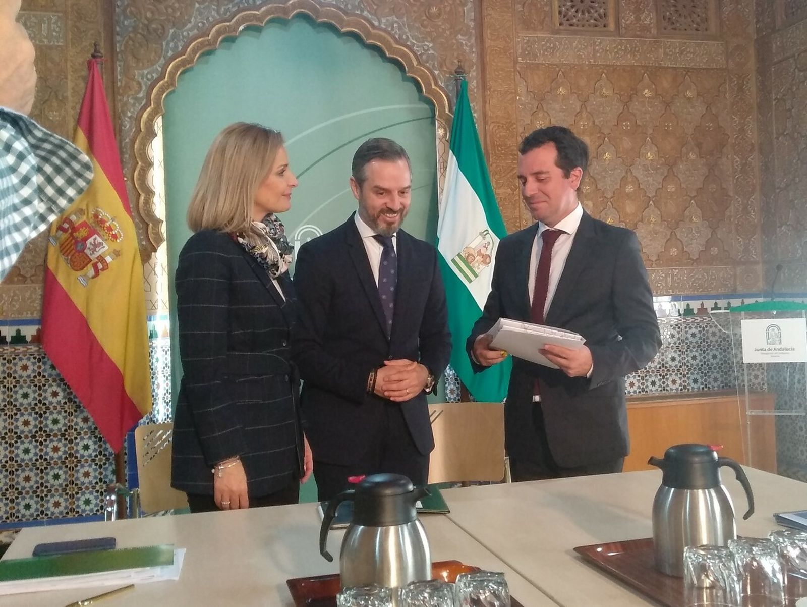 La delegada Maribel Sánchez, el consejero Juan Bravo y el socio de Cardial, Carlos Díaz