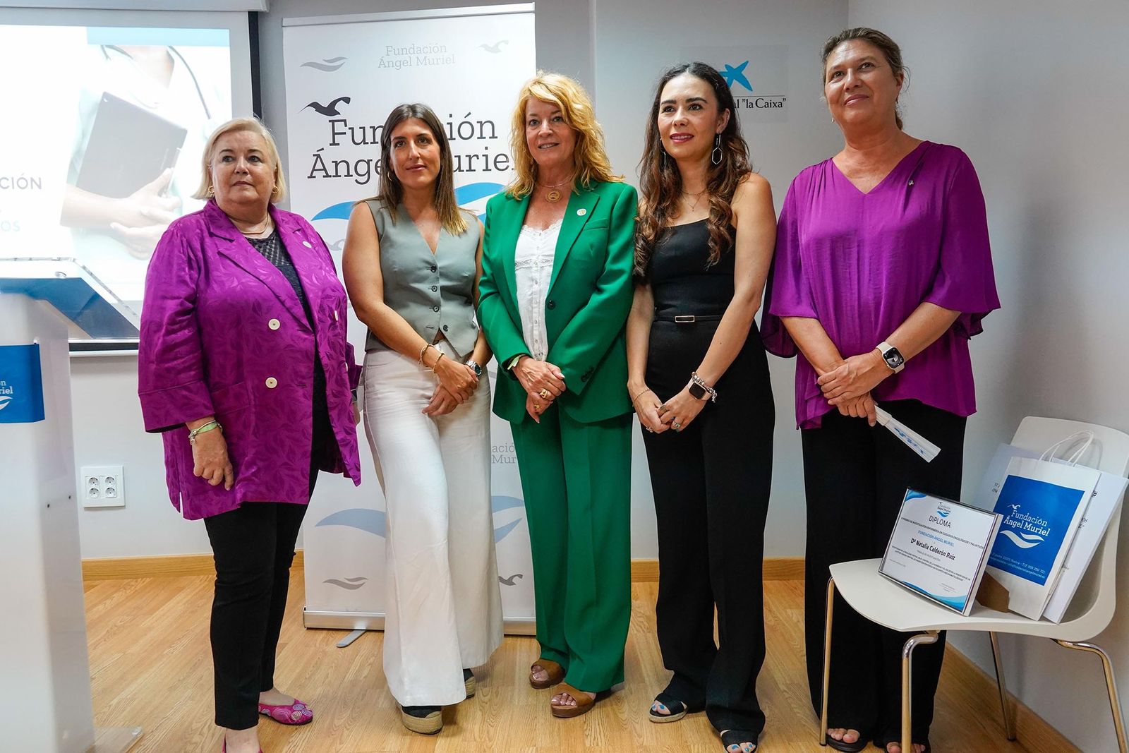 Imágenes del acto de entrega del VI premio de enfermería en cuidados oncológicos y paliativos