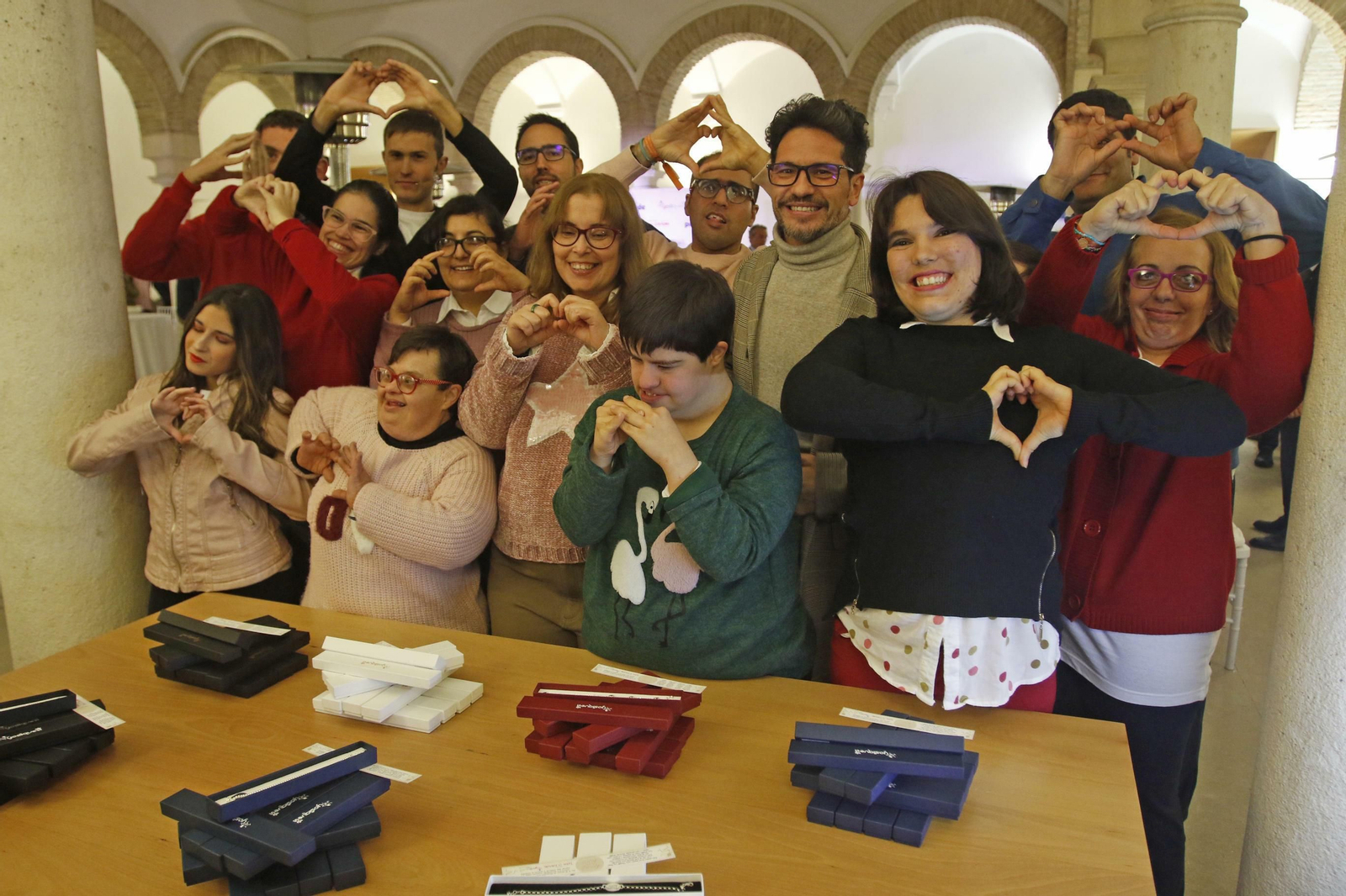 Presentación de 'Joyas con corazón', de Yosíquesé y Prode