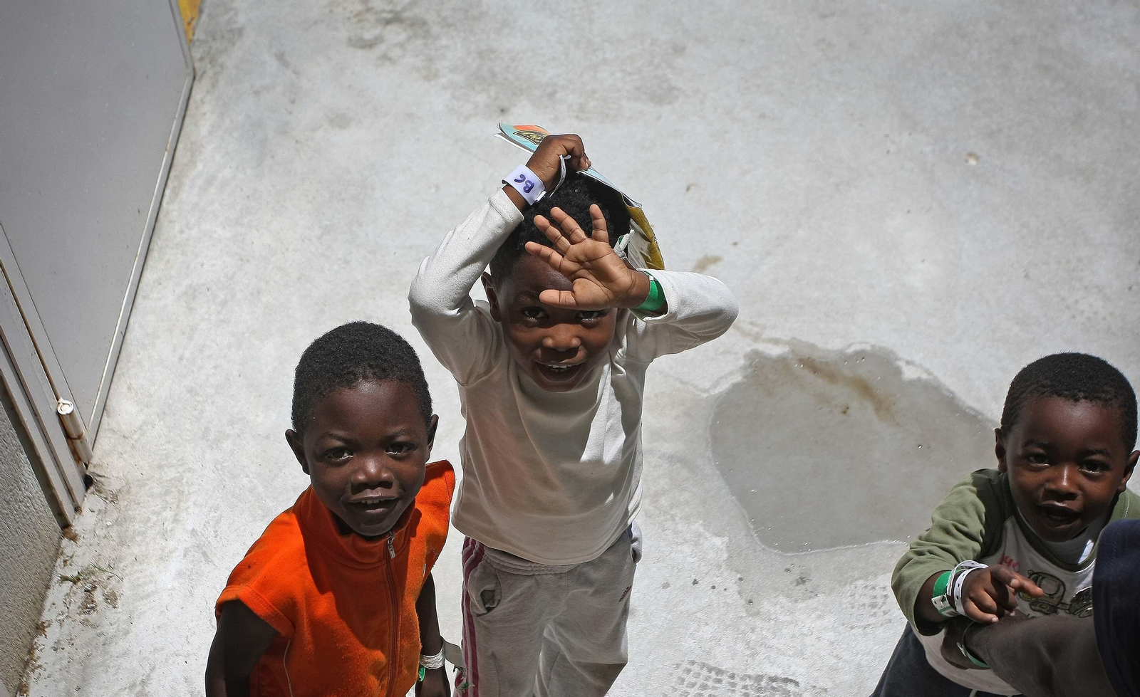 Cientos de migrantes esperan destino acogidos en el Campo de Gibraltar