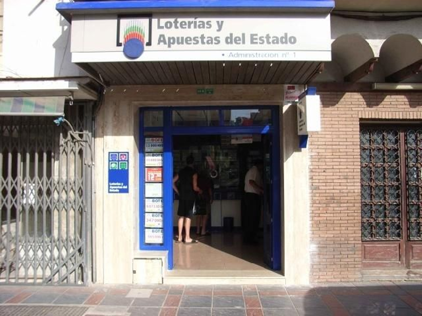Administración de loterías número 1 de la Avenida Conde San Isidro de Fuengirola Administración de loterías número 1 de la Avenida Conde San Isidro de Fuengirola