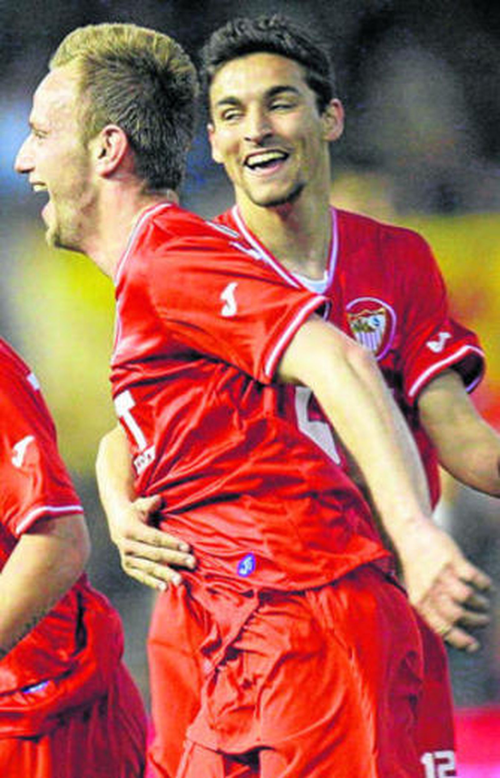 Rakitic celebra con Navas el tanto del triunfo.