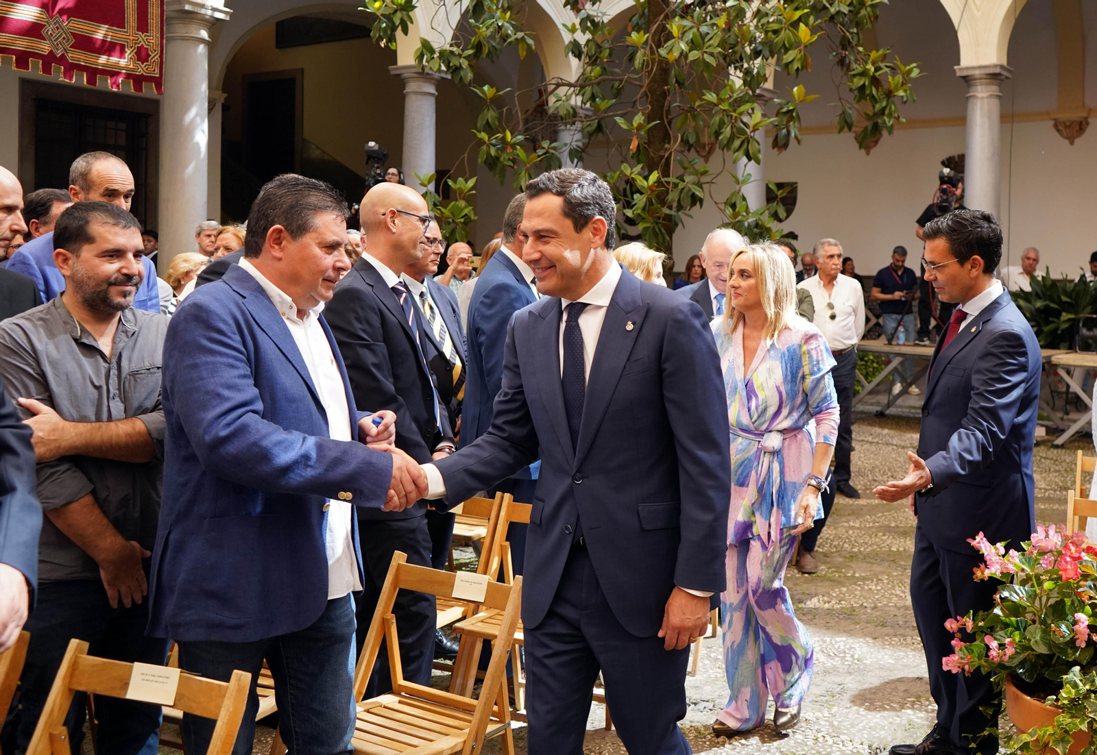 La constitución de los Ayuntamientos de Granada, en imágenes