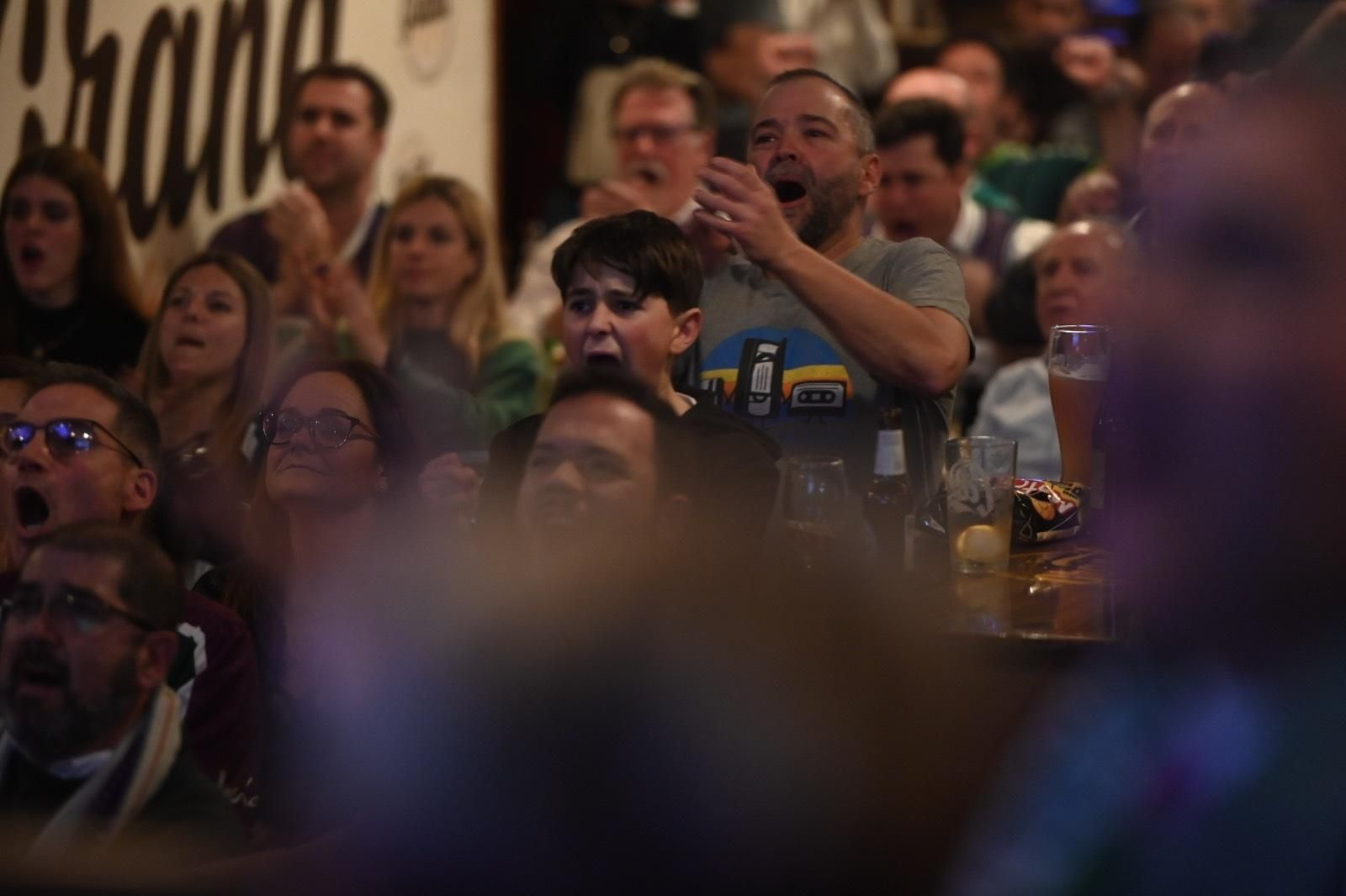 La fiesta del Le Grand Café del Centro con el Unicaja, en imágenes