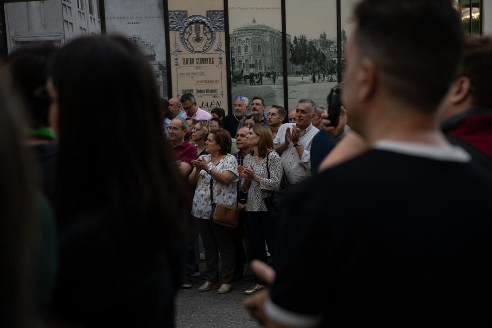 Una marea de devoción inunda Jaén al paso de la Magna, en imágenes