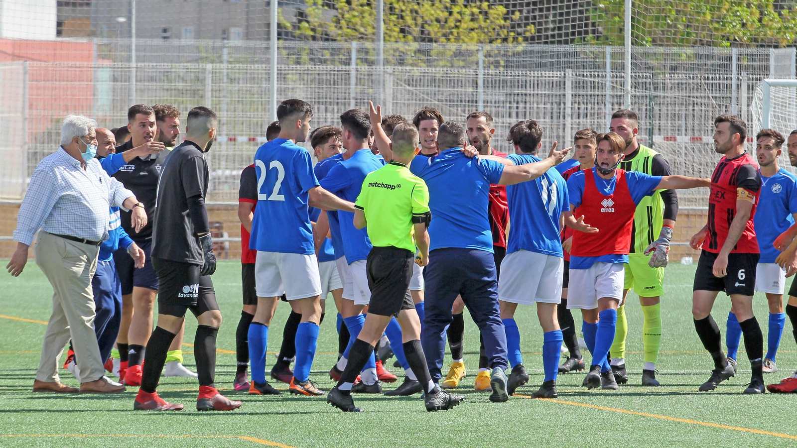 Bronca en La Granja entre Xerez DFC B y el Chiclana Industrial CF Bronca en La Granja entre Xerez DFC B y el Chiclana Industrial CF