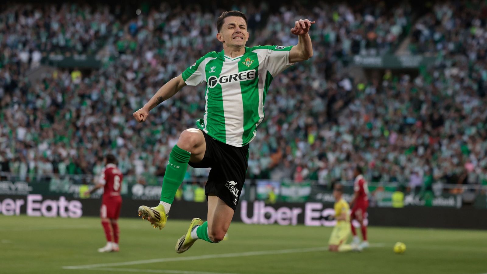 Álvaro Fidalgo celebra su gol en el derbi.