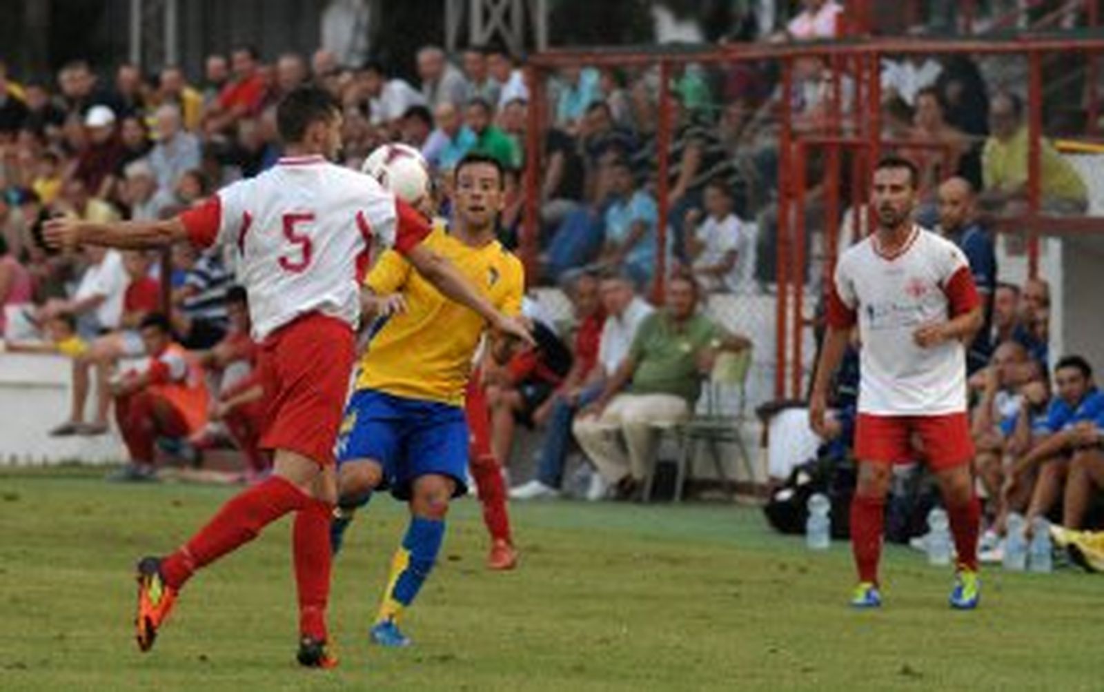 Triunfo de los amarillos ante el Chiclana sin encajar un gol (0-1)