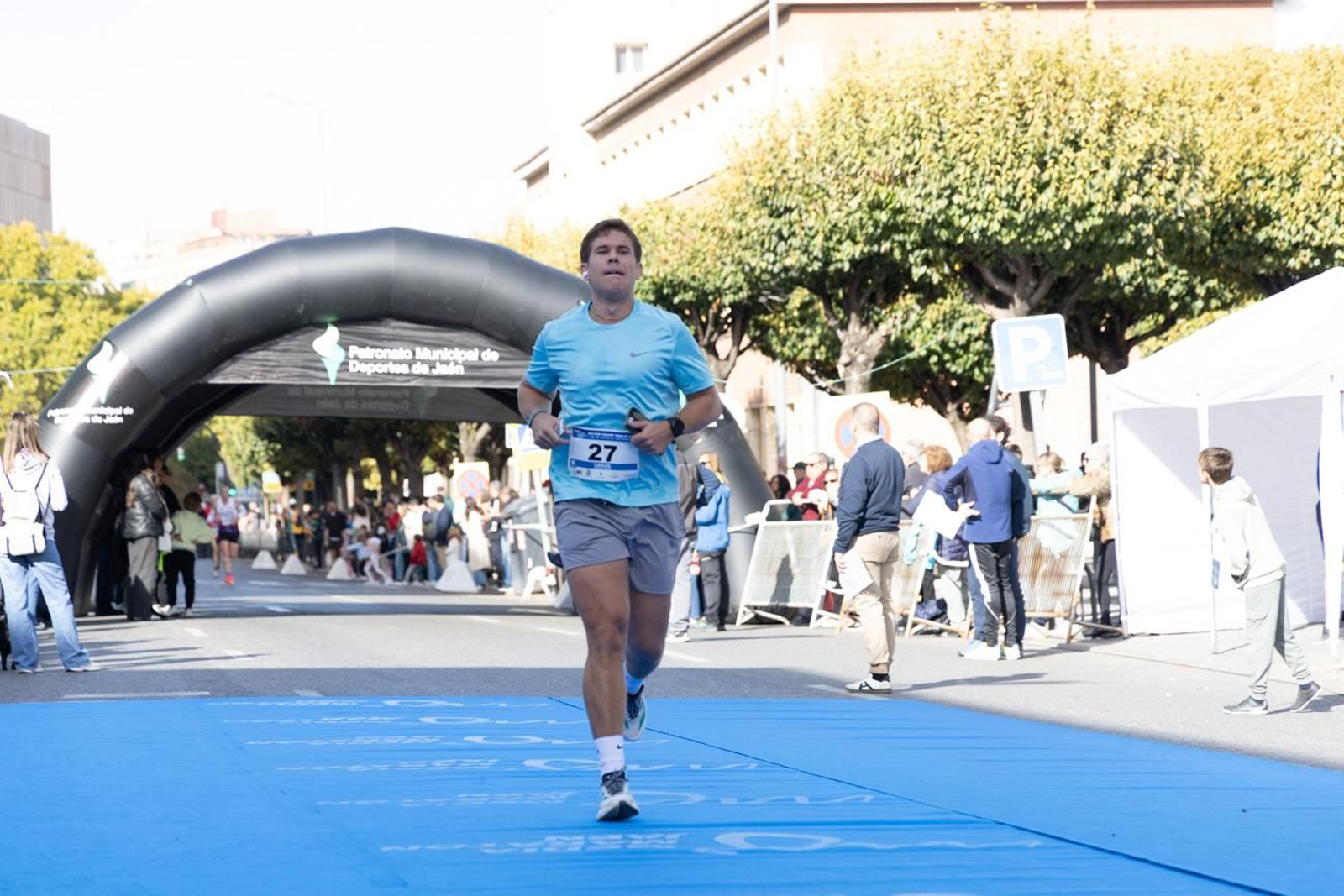 En imágenes: multitudinaria e histórica XXIX Media Maratón 'Ciudad de Jaén' y 10k en memoria de Paco Manzaneda (2)