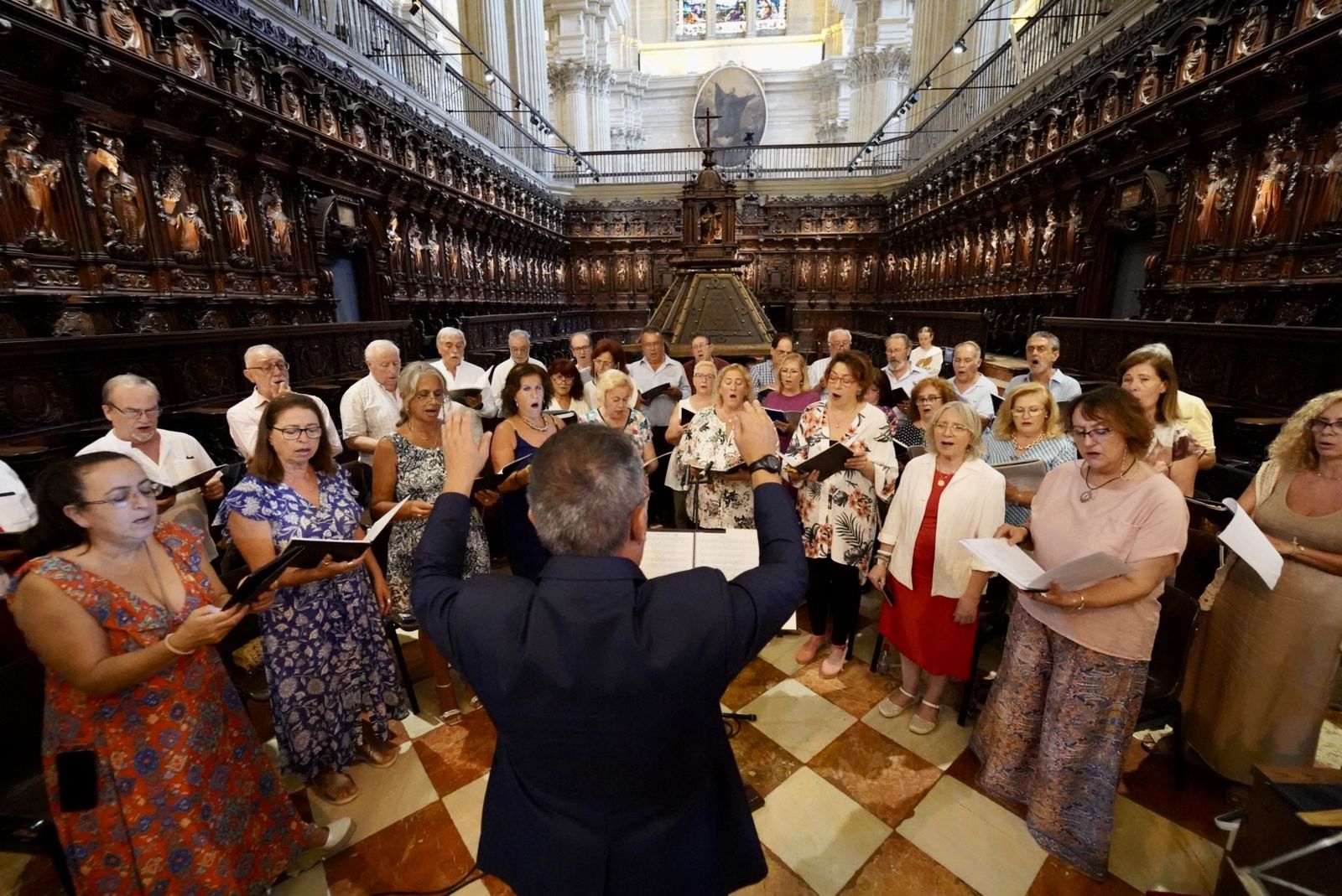 Las fotografías de la ofrenda floral y la misa por la Virgen de la Victoria en Málaga
