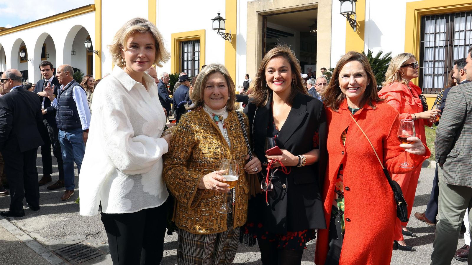 II Almuerzo Solidario de la Guardia Romana de la Hermandad del Transporte en Jerez