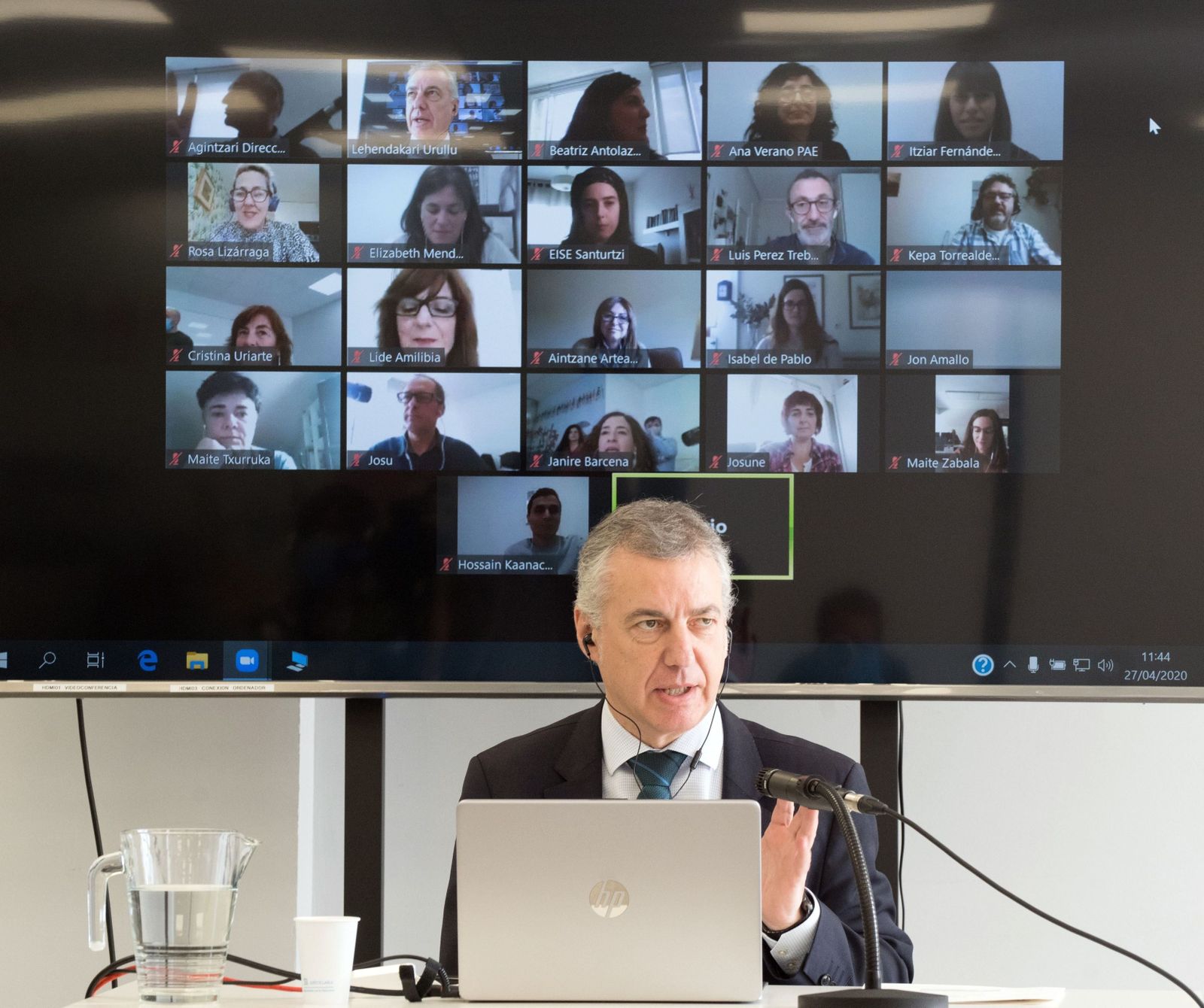 El lehendakari, Íñigo Urkullu, el pasado lunes durante una videoconferencia en la sede de Agintzari, en Deusto.
