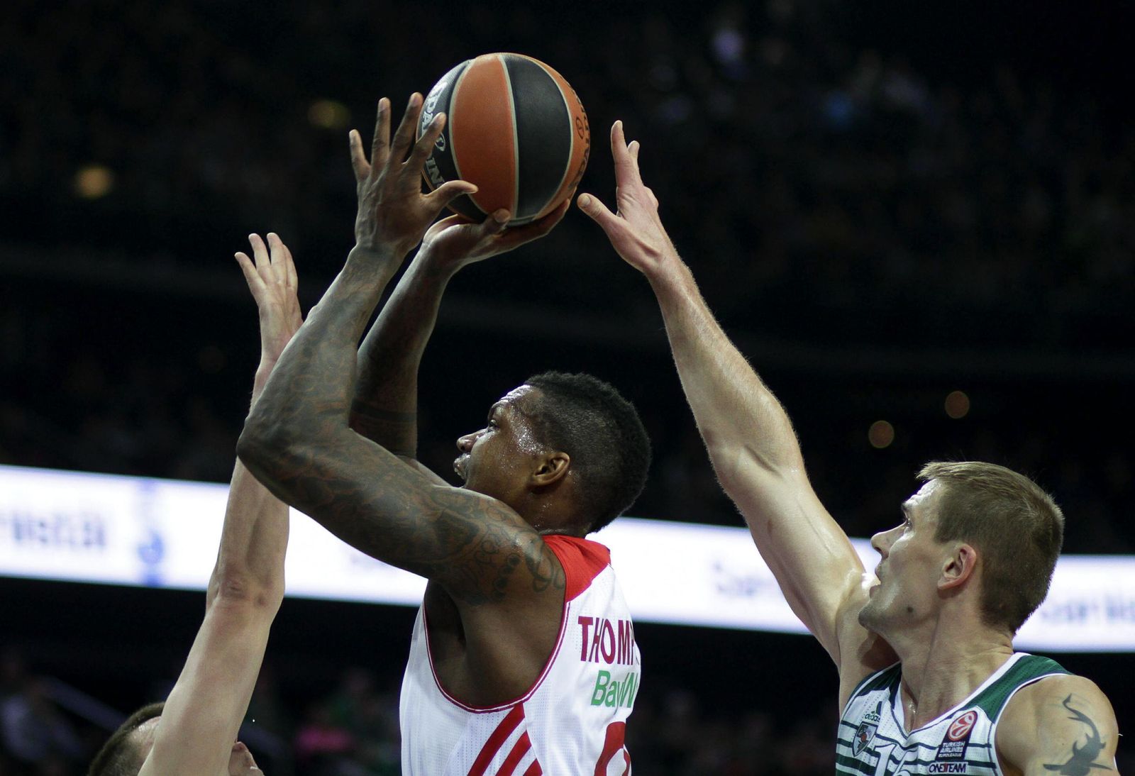 La carrera de Deon Thompson, en fotos