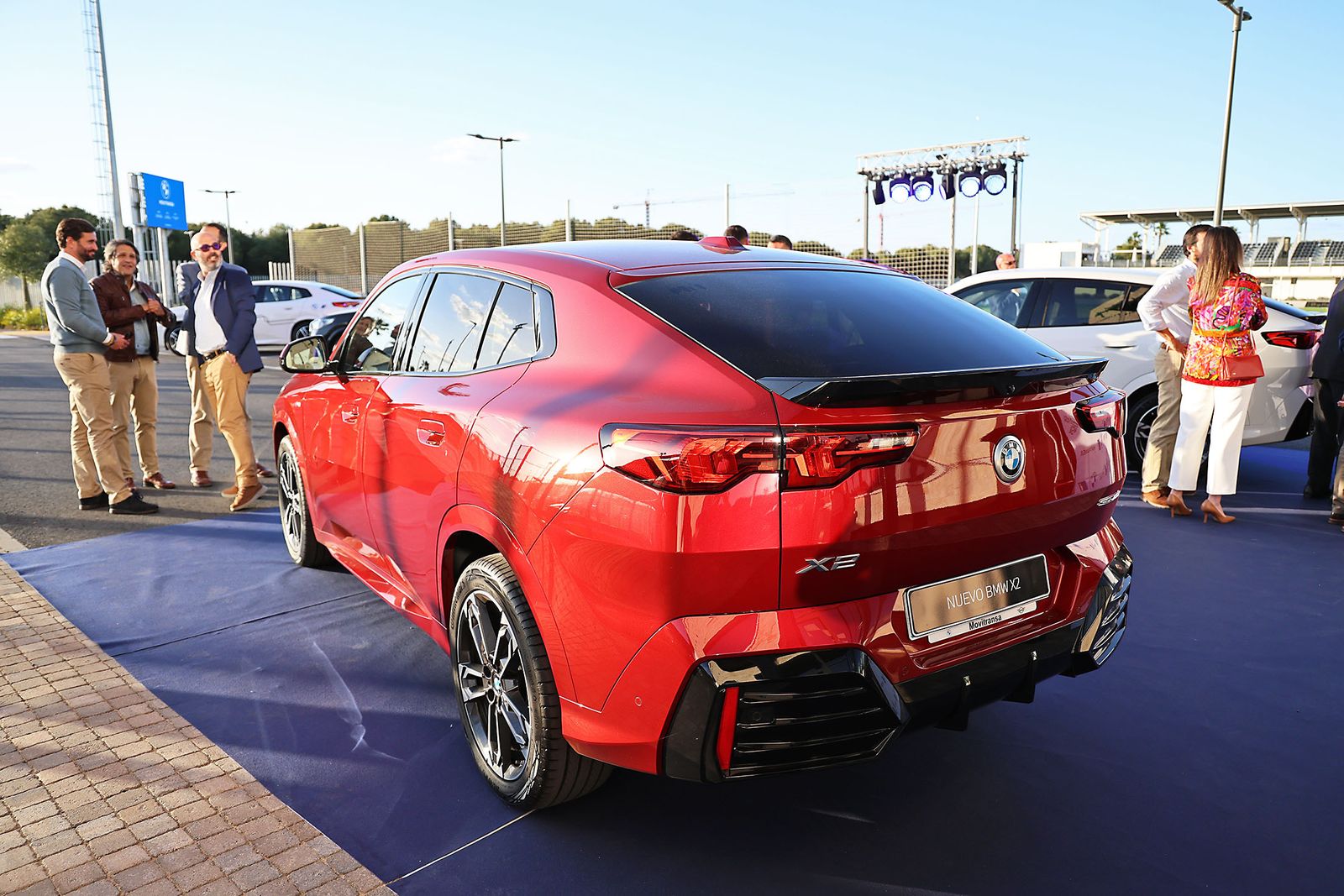 Movitransa presenta los nuevos modelos de BMW IX2 y el X2 en el complejo deportivo Lamiya