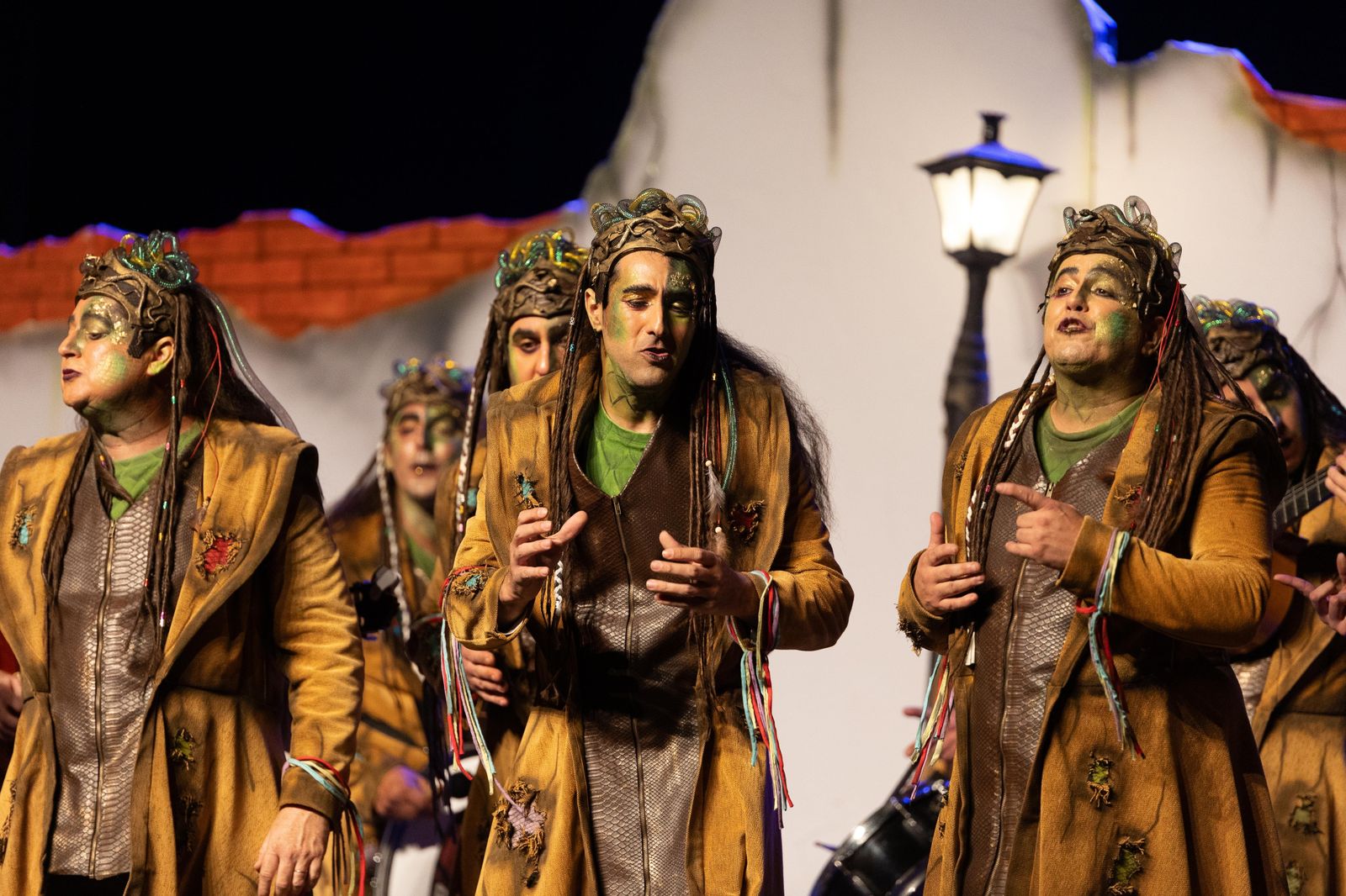 Imágenes de la actuación de la comparsa de Ayamonte "La Venenosa" en el Carnaval Colombino