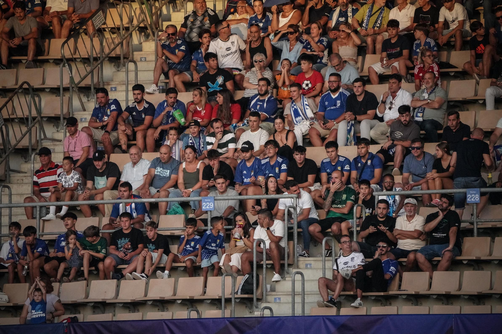 Búscate en el del partido del Xerez CD - UCAM