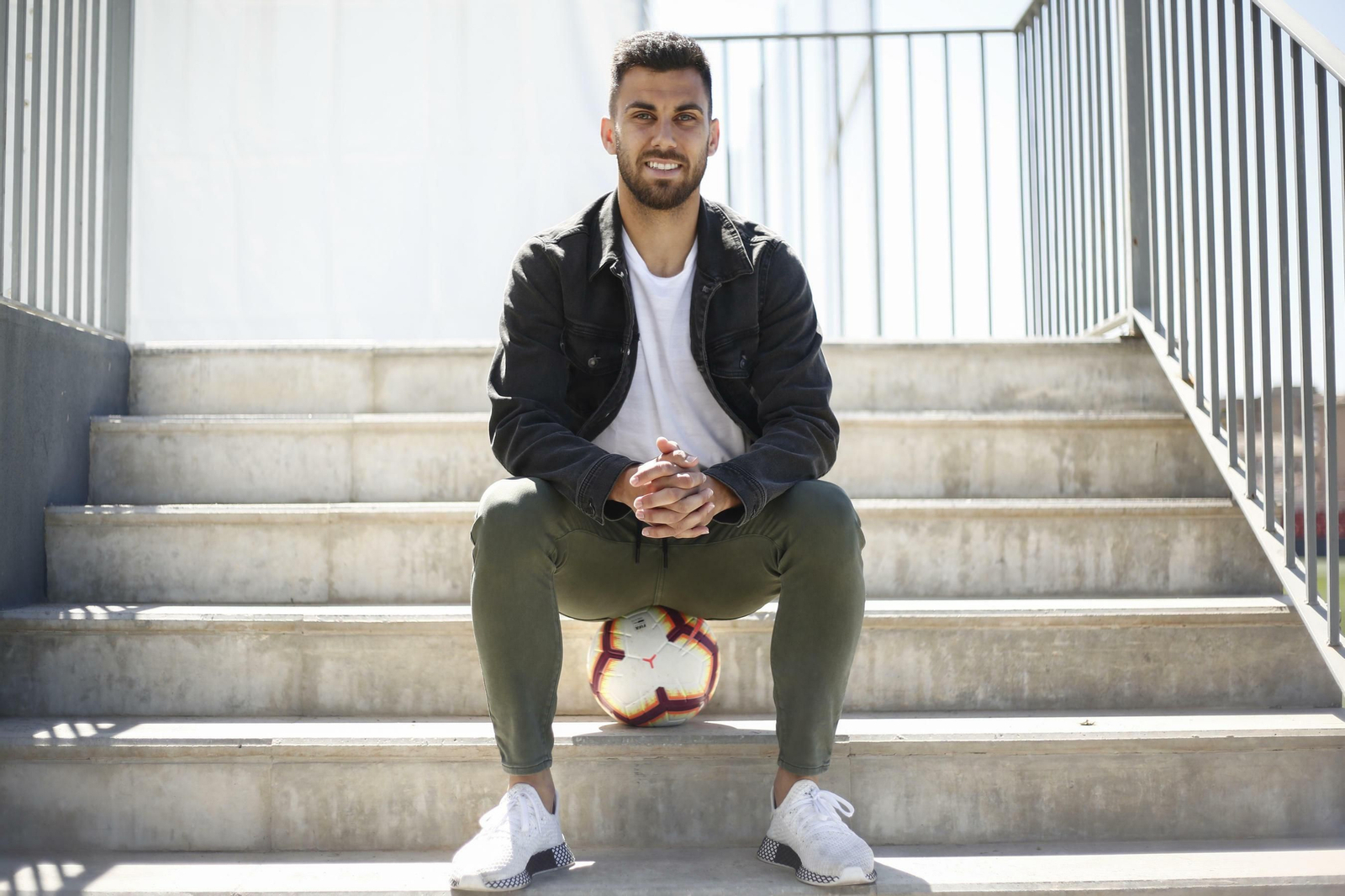 A sus 24 años, disputa su séptima temporada en Segunda División A.