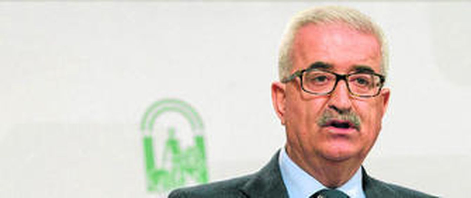 El vicepresidente de la Junta y consejero de la Presidencia, ayer en la comparecencia posterior al consejo de Gobierno, en San Telmo.