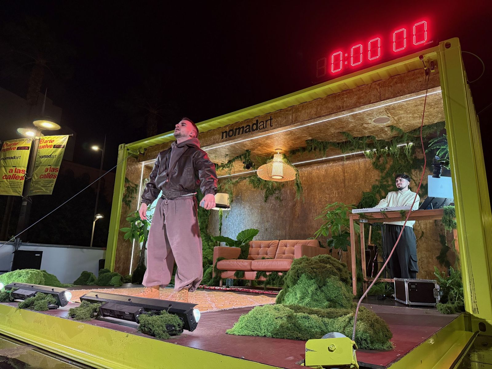 Antony Z durante su actuación en el Mirador de la Rambla.