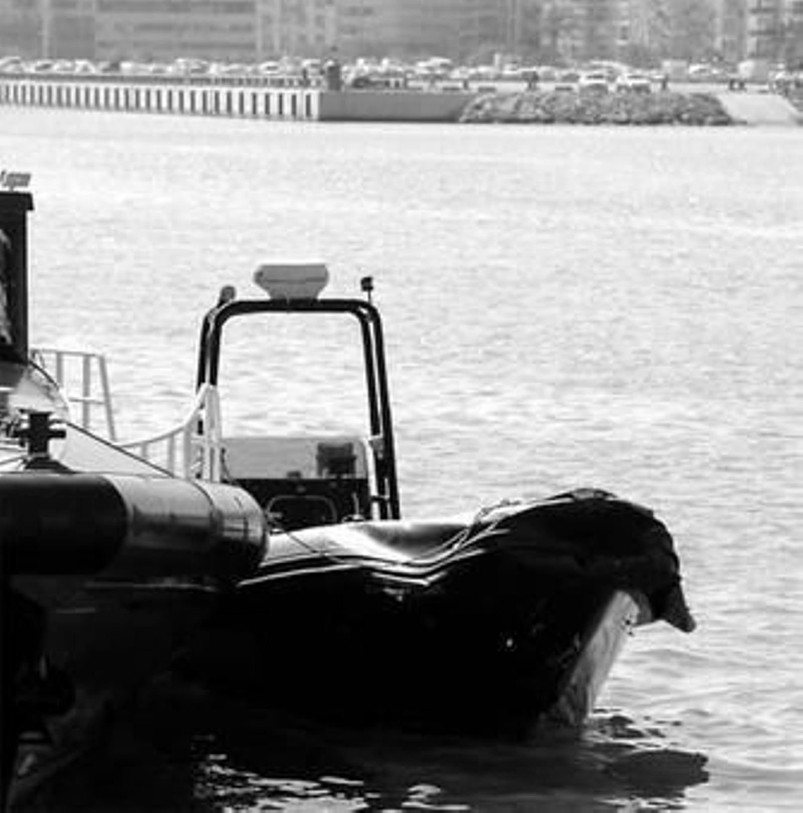 La patrullera de la Guardia Civil accidentada atracada en el puerto.