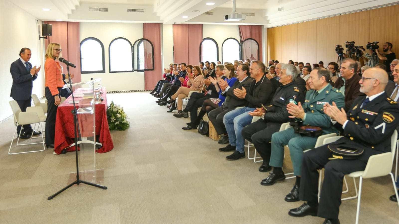 Acto de entrega de las llaves de la ciudad al pueblo alemán.