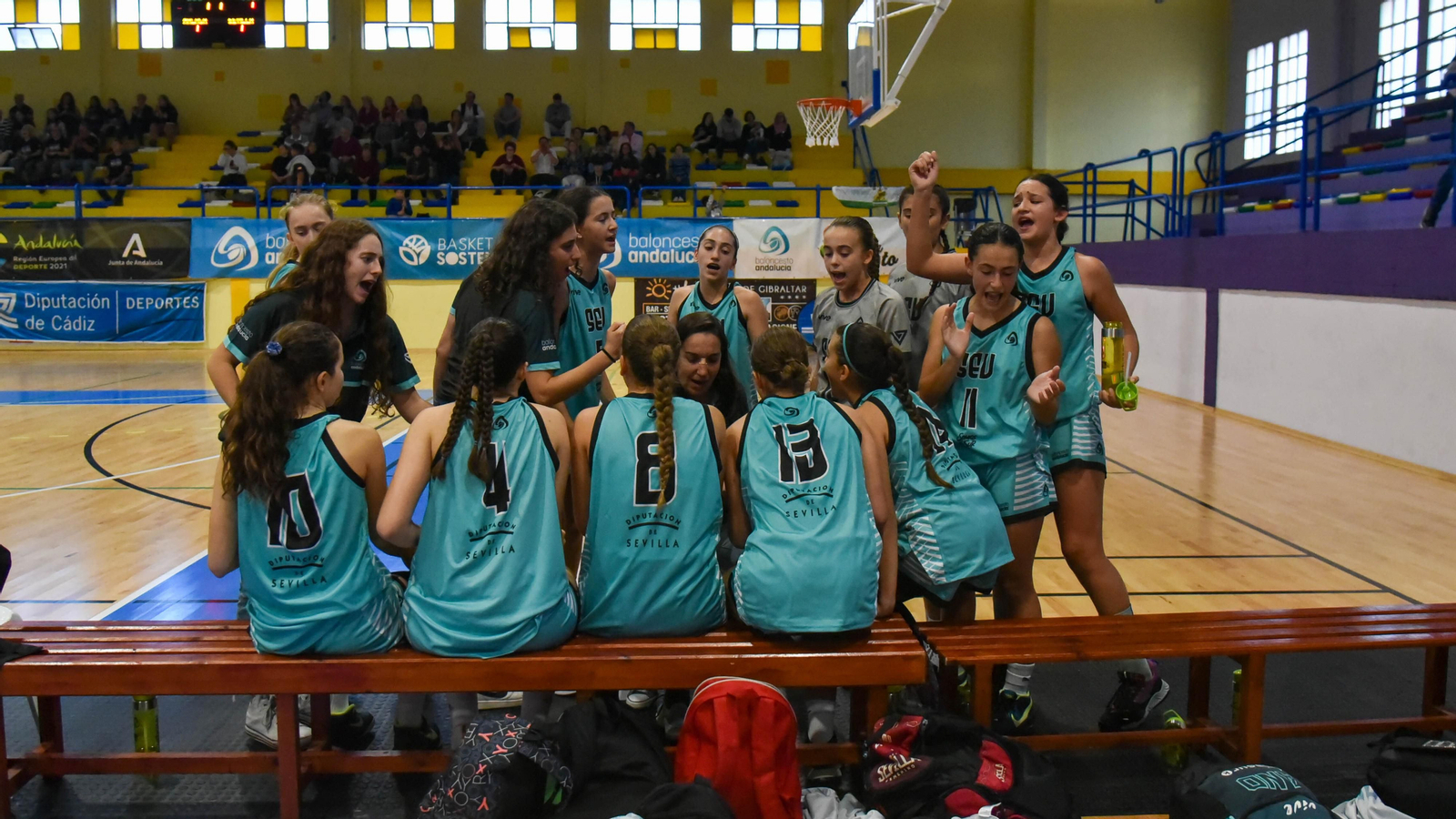 Las fotos de la segunda jornada del Andaluz infantil femenino de baloncesto en La Línea