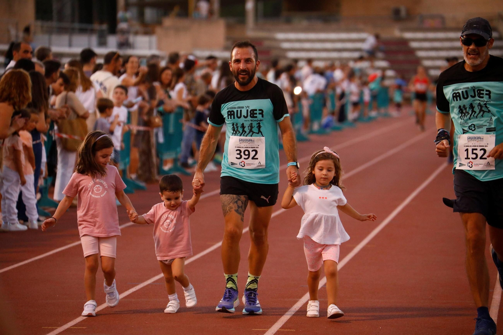 Las mejores imágenes de la XX Carrera de la Mujer de Córdoba