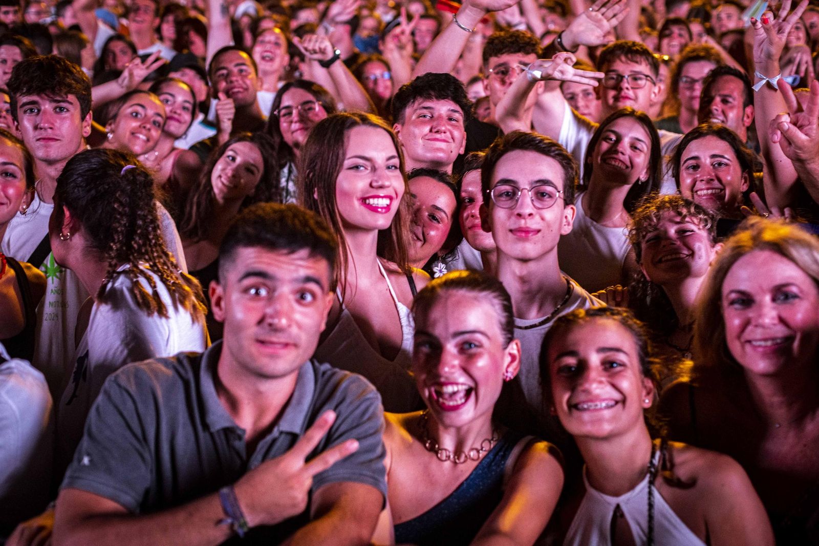 Búscate en las fotos del concierto de Melendi en Cádiz