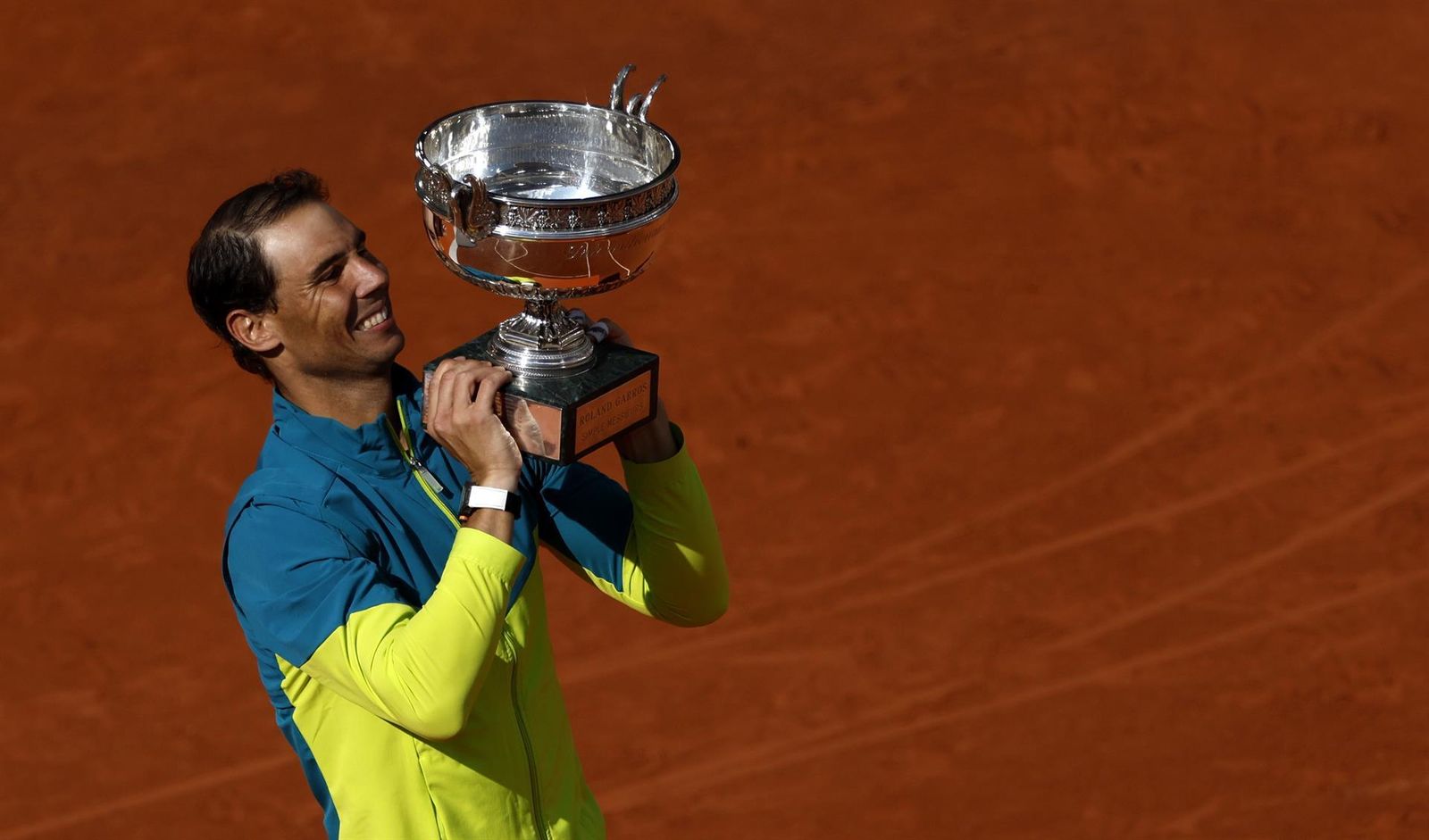 Rafa Nadal levanta el trofeo