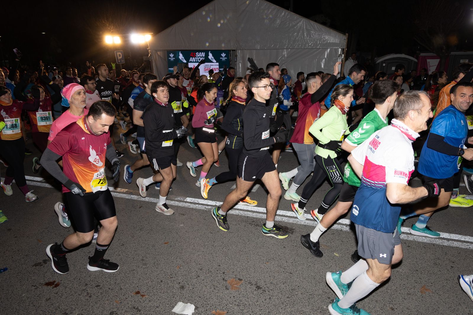 Encuéntrate en la salida de la Carrera de San Antón 2026, en imágenes (2)