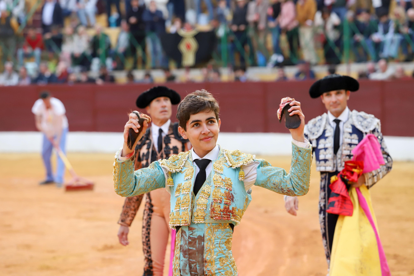 Imágenes de la novillada previa a la Semana Santa en la plaza de toros de La Línea
