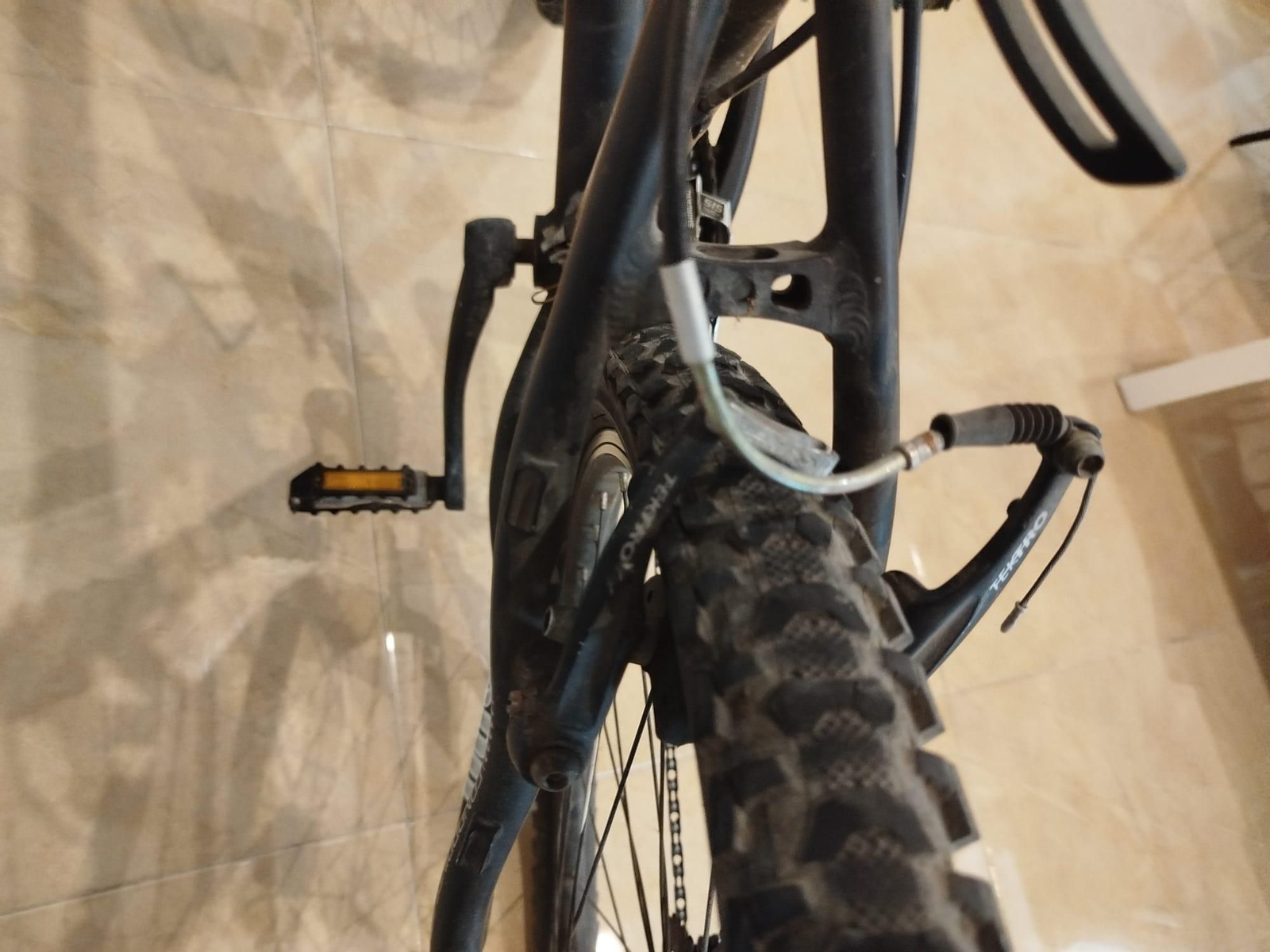 Bicicleta dañada tras el atropello.