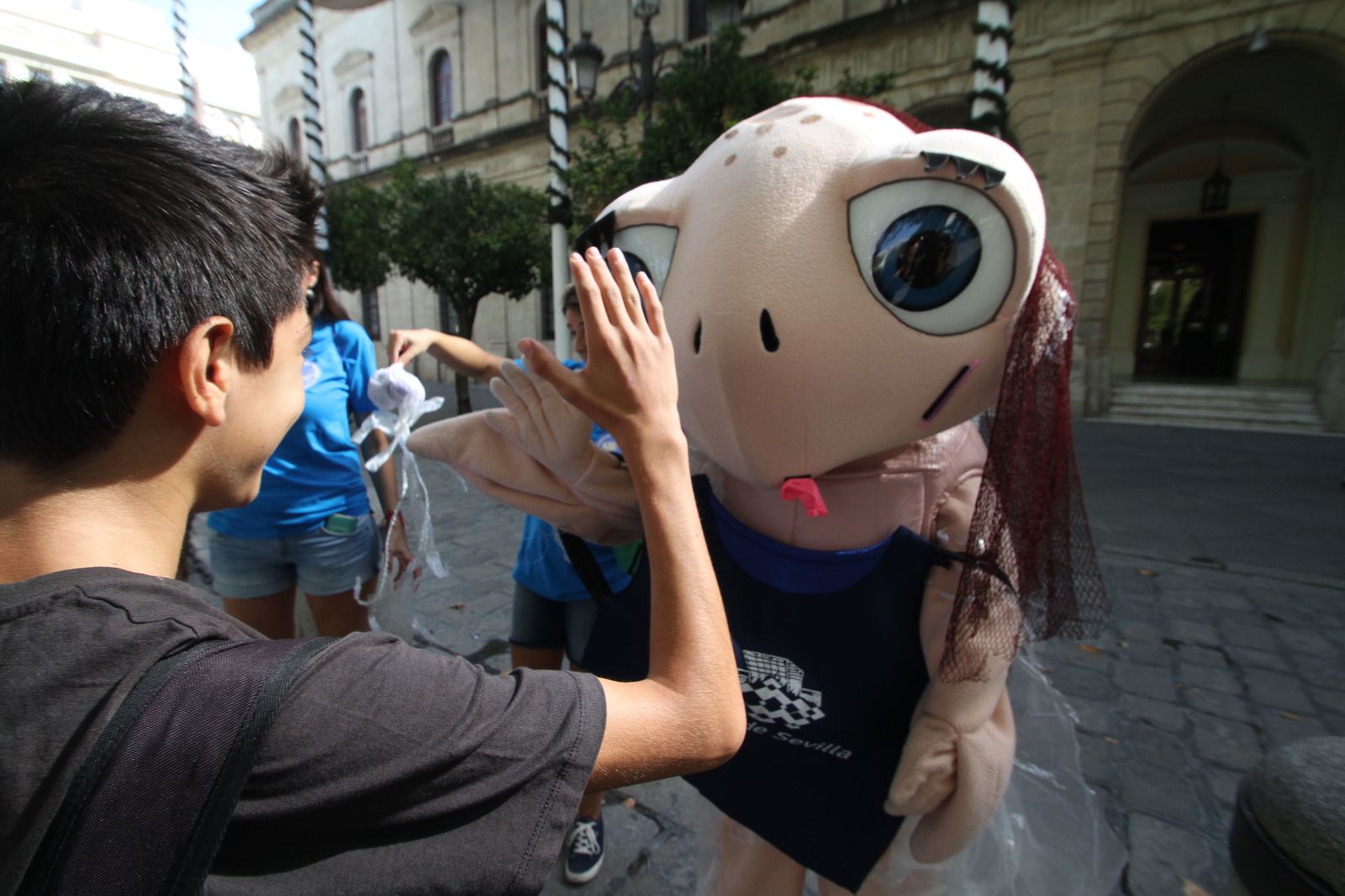 La tortuga Chelo del Acuario de Sevilla da comienzo a una acción de concienciación para difundir la cultura oceánica