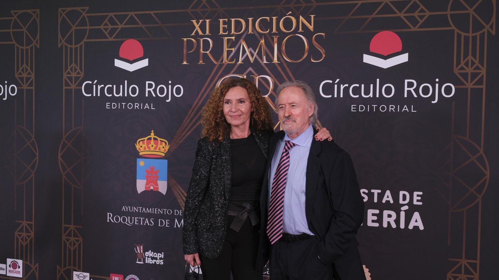 Laura del Sol con su padre, Mario La Vega, uno de los premiados.