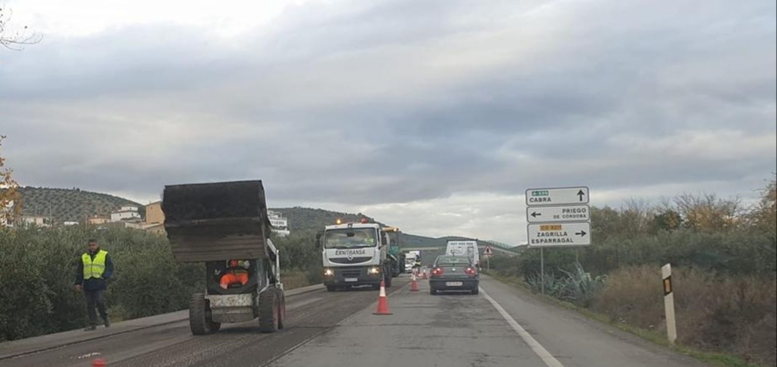 Obras en la carretera A-339 a la altura de Priego de Córdoba.